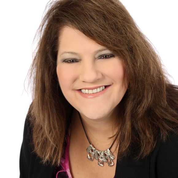 Meet your Posher, Lisa - Picture 1 of 1